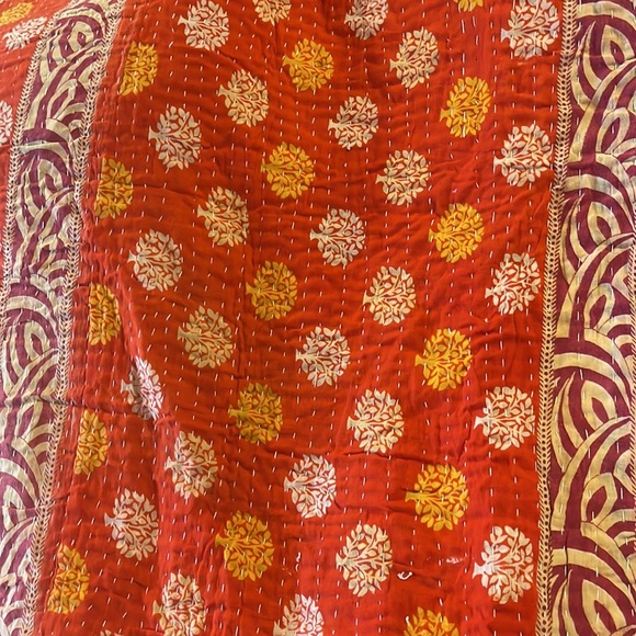 Beautiful recycled Kantha throws hand quilted, recycled, one of a kind. - Picture 4 of 8